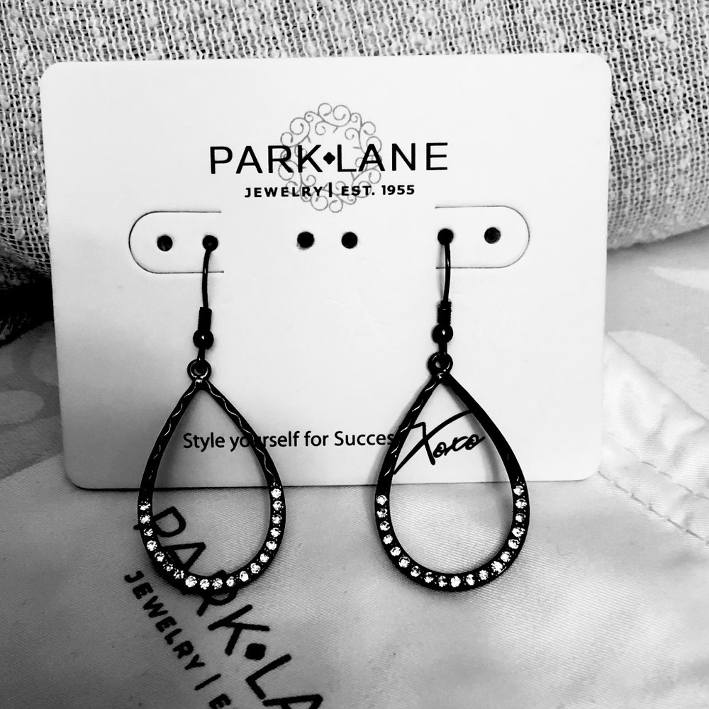 πPark Lane Oui Earrings Hematite TearDrop Hooks